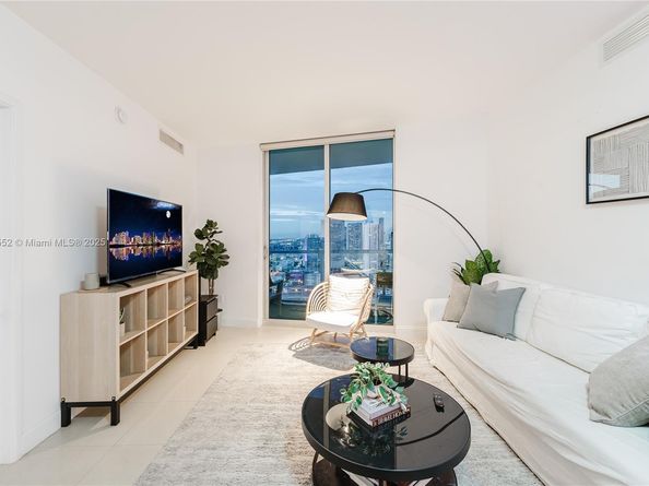 185 SW 7th St 3609, Miami FL 33130