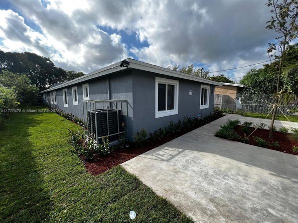 2720 NW 20th St, Fort Lauderdale FL 33311