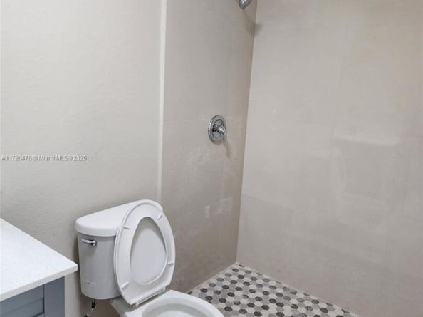2720 NW 20th St, Fort Lauderdale FL 33311