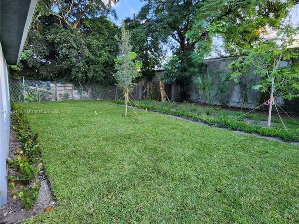 2720 NW 20th St, Fort Lauderdale FL 33311