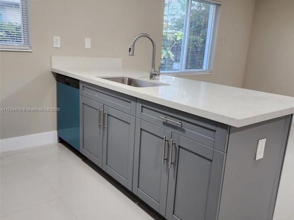 2720 NW 20th St, Fort Lauderdale FL 33311