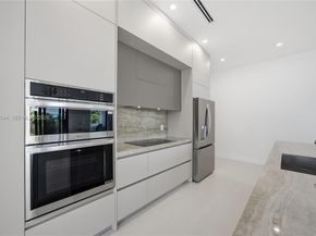1321 NE 13th Ave, Fort Lauderdale FL 33304