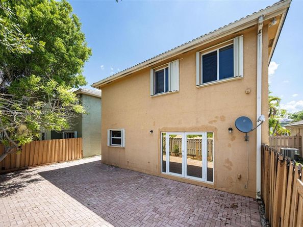 10504 SW 161st Pl, Miami FL 33196