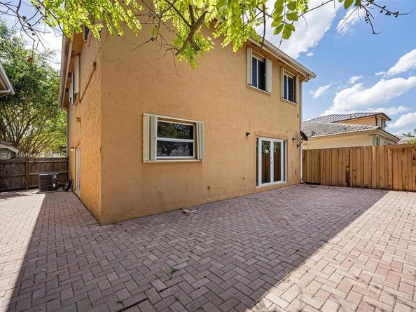 10504 SW 161st Pl, Miami FL 33196
