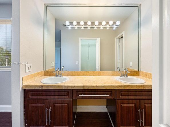 10504 SW 161st Pl, Miami FL 33196