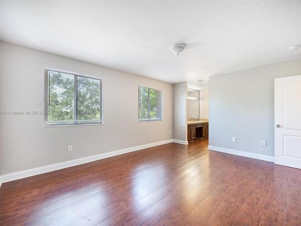 10504 SW 161st Pl, Miami FL 33196