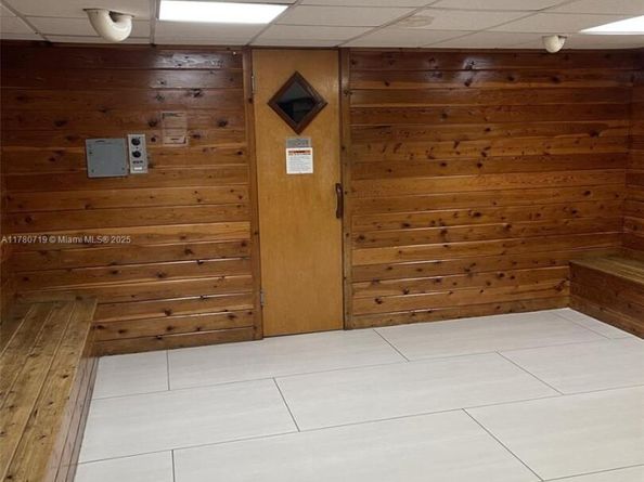 Undisclosed Address #A11780719, Miami FL 33131