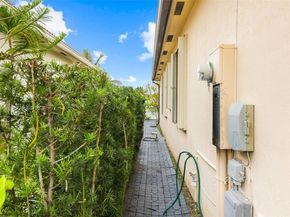 3985 NE 15th St, Homestead FL 33033