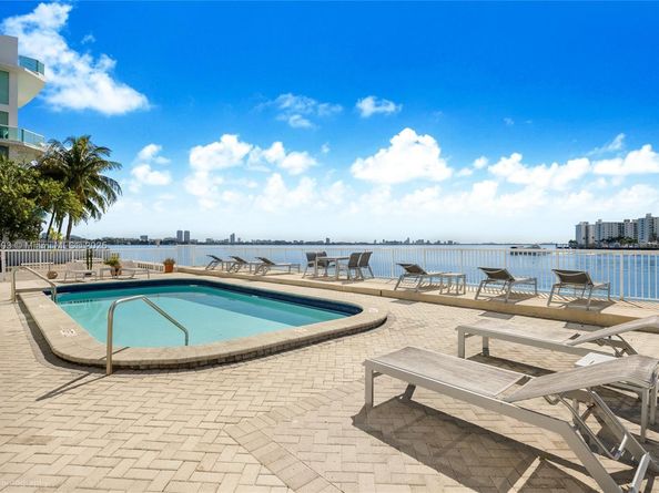 2016 Bay Dr 904, Miami Beach FL 33141