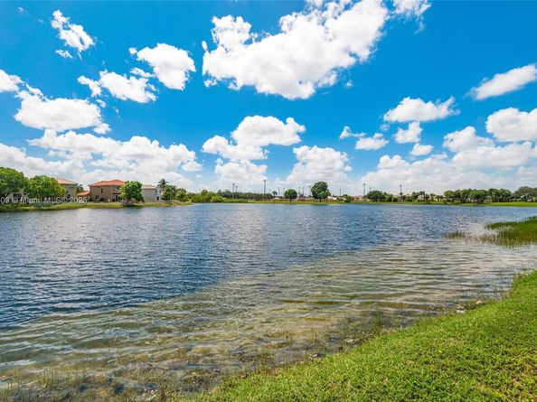 2021 SW 176th Ave, Miramar FL 33029