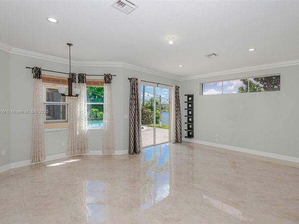 2021 SW 176th Ave, Miramar FL 33029