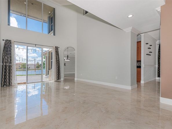 2021 SW 176th Ave, Miramar FL 33029