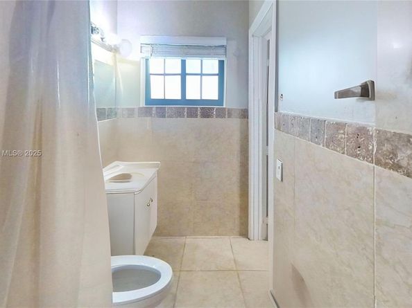 2411 SW 5th Pl, Fort Lauderdale FL 33312