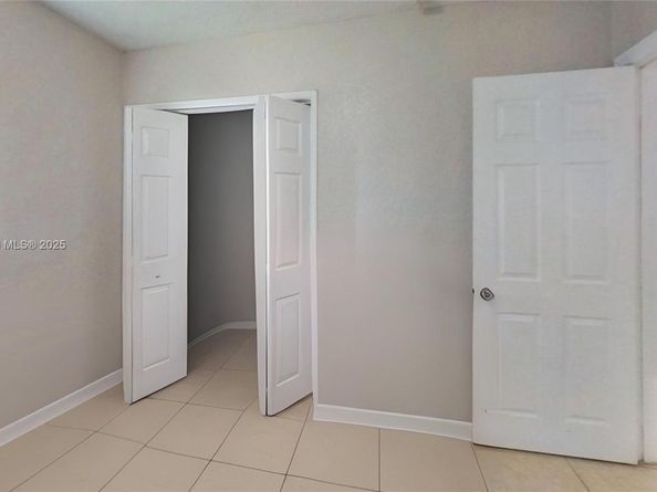 2411 SW 5th Pl, Fort Lauderdale FL 33312