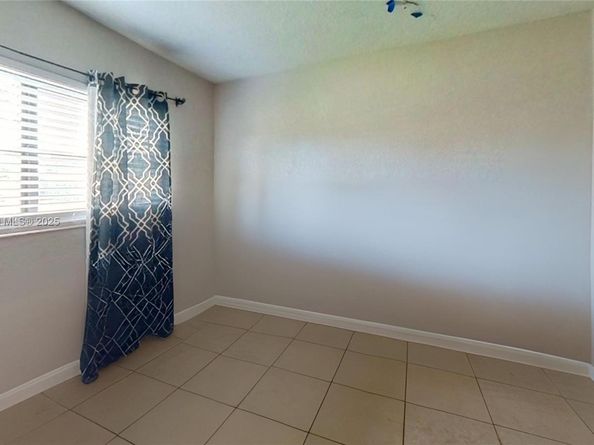 2411 SW 5th Pl, Fort Lauderdale FL 33312