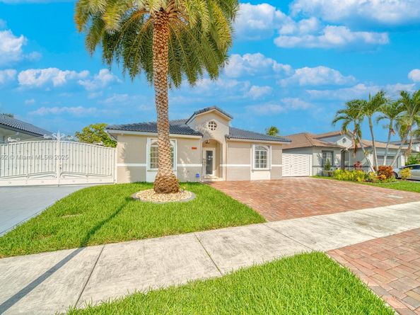 16886 SW 143rd Pl, Miami FL 33177