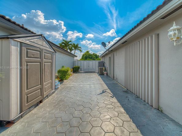 16886 SW 143rd Pl, Miami FL 33177