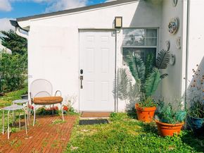 920 NW 84th St, Miami FL 33150