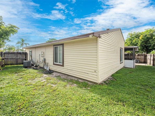 1720 SW 84th Ave, Miramar FL 33025