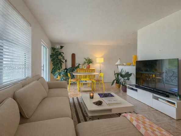 13101 Memorial Hwy 215, North Miami FL 33161