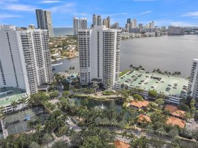 19101 NE 36th Ct 701, Aventura FL 33180