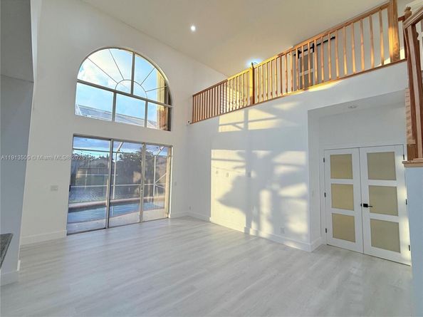 1140 NW 184th Pl, Pembroke Pines FL 33029