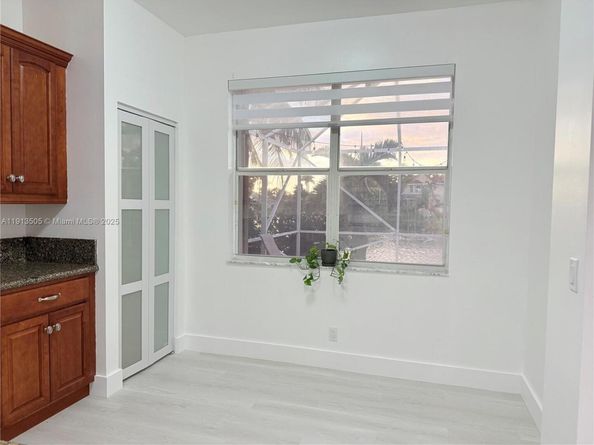 1140 NW 184th Pl, Pembroke Pines FL 33029