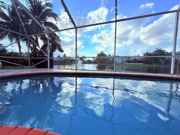 1140 NW 184th Pl, Pembroke Pines FL 33029