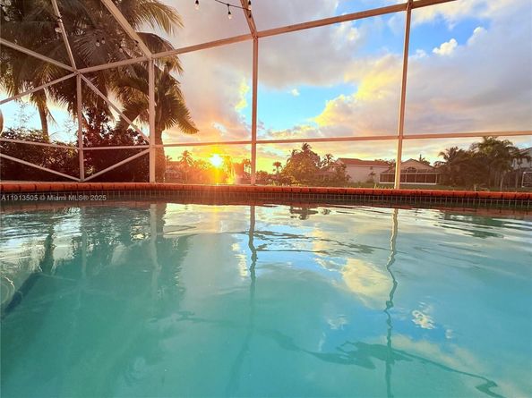 1140 NW 184th Pl, Pembroke Pines FL 33029