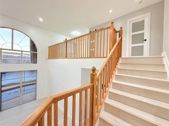 1140 NW 184th Pl, Pembroke Pines FL 33029