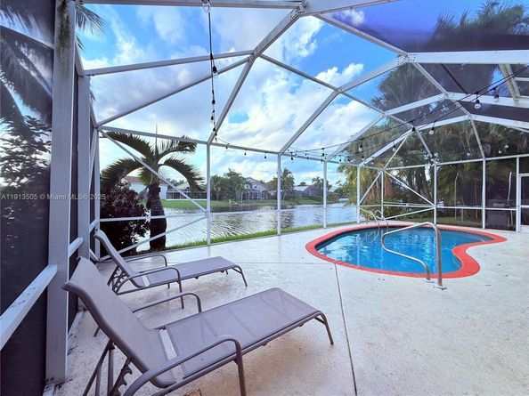 1140 NW 184th Pl, Pembroke Pines FL 33029