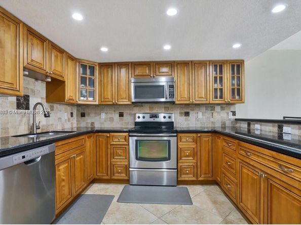 1951 Atlantic Shores Blvd 8, Hallandale Beach FL 33009