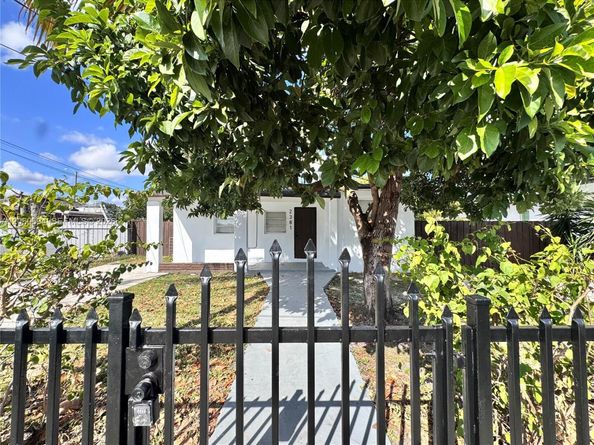 2381 NW 153rd St, Miami Gardens FL 33054