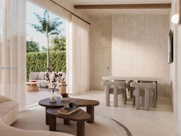 910 N Venetian Dr, Miami Beach FL 33139