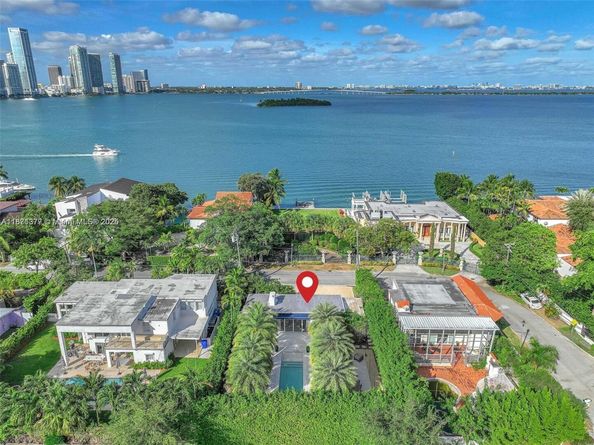 910 N Venetian Dr, Miami Beach FL 33139