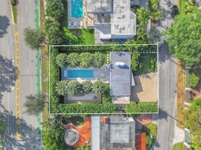 910 N Venetian Dr, Miami Beach FL 33139