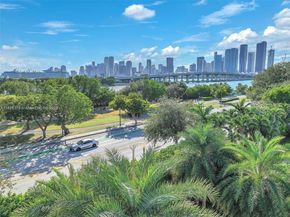 910 N Venetian Dr, Miami Beach FL 33139