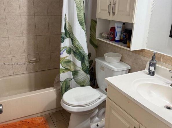 1801 Gardenia Rd, Fort Lauderdale FL 33317