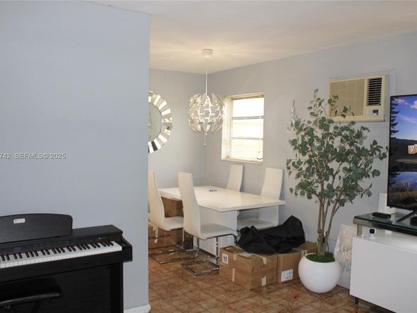 4940 SW 114th Ave, Miami FL 33165