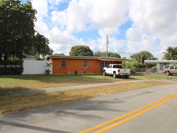 4940 SW 114th Ave, Miami FL 33165