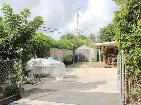 4940 SW 114th Ave, Miami FL 33165