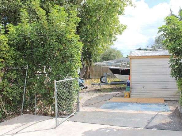 4940 SW 114th Ave, Miami FL 33165