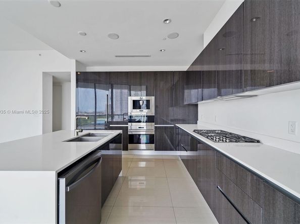 3250 NE 188th St LPH07, Aventura FL 33180