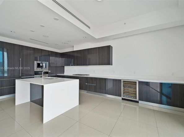 3250 NE 188th St LPH07, Aventura FL 33180
