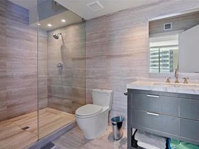10 Venetian Way 804, Miami Beach FL 33139