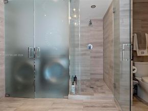 10 Venetian Way 804, Miami Beach FL 33139