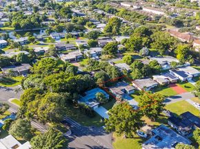 7302 NW 65th St, Tamarac FL 33321