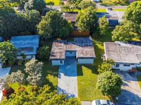 7302 NW 65th St, Tamarac FL 33321