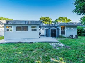 7302 NW 65th St, Tamarac FL 33321