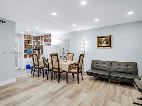 7302 NW 65th St, Tamarac FL 33321